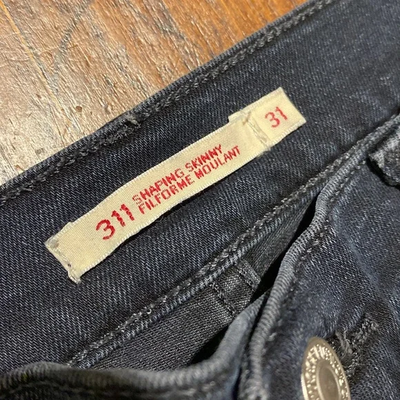 Levi’s Shaping Skinny Jeans — size 31 - Picture 5 of 8